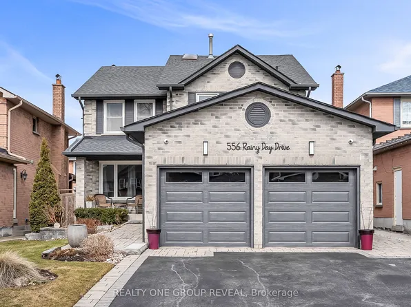 556 Rainy Day Dr, Pickering, ON L1V 5Z9