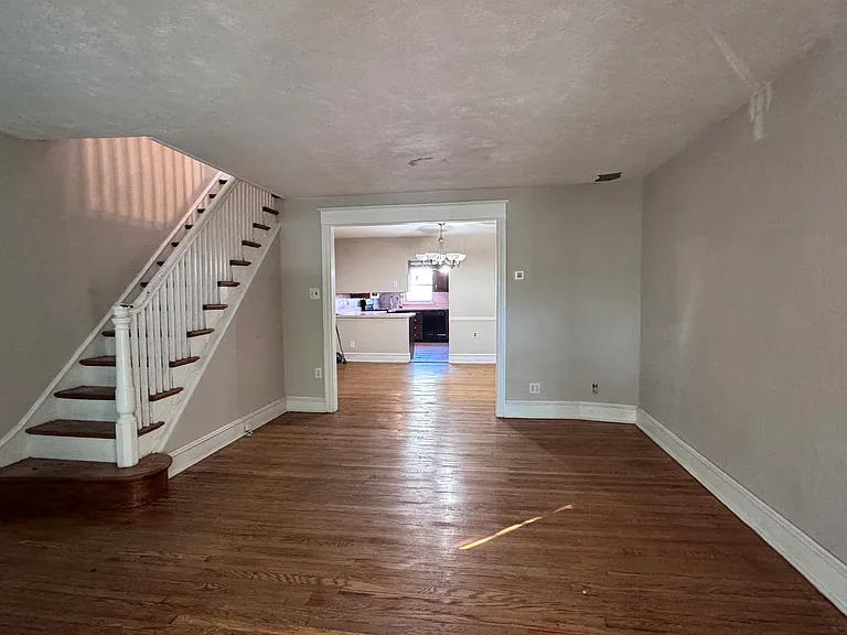 3411 Brighton St — Photo 5