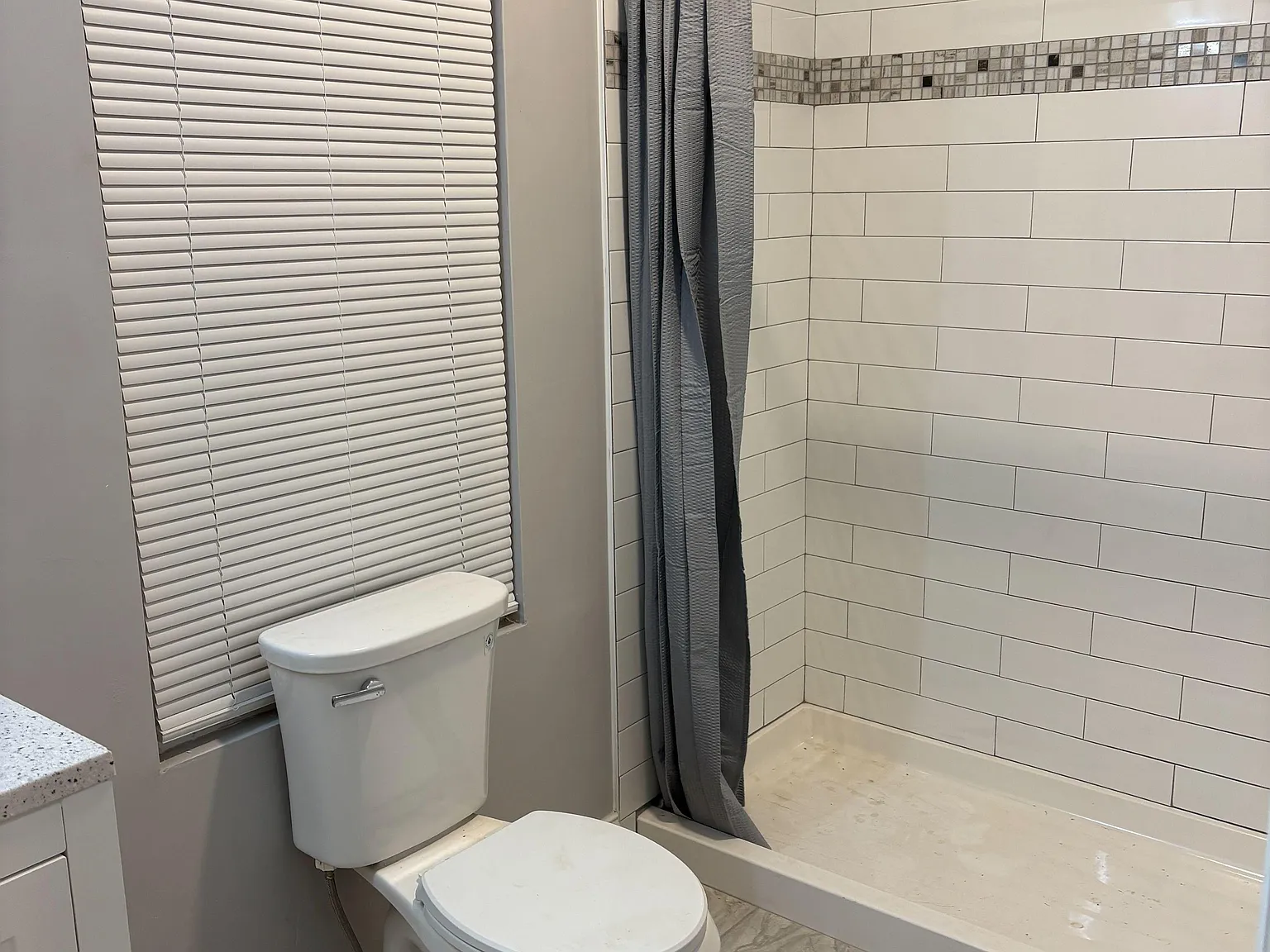 4 bed, 1.5 bath, 1120 sqft, $866 — Photo 3