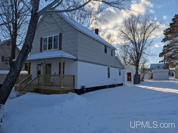 706 Wilson Ave, Iron River, MI 49935