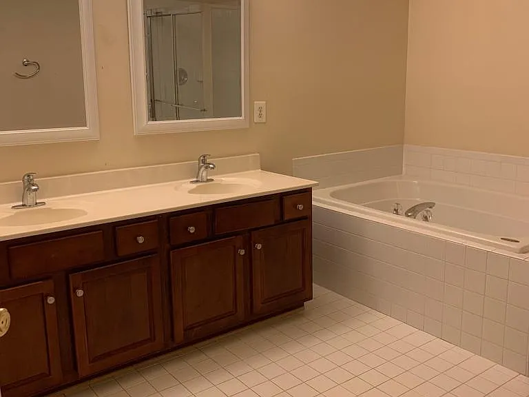 Master bath room