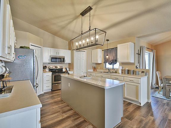 5th image of 3010 SE 46th Ave