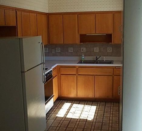 3rd image of 1947 NW 39th Pl