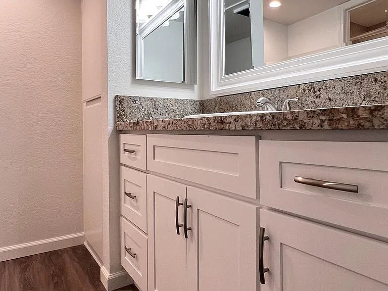 134 S Western Ave #20 — Photo 10