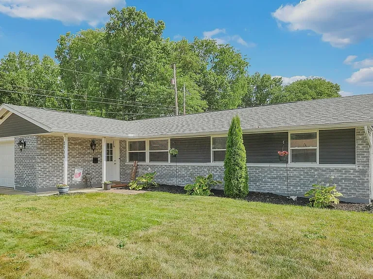 3715 Lima Dr — Photo 2