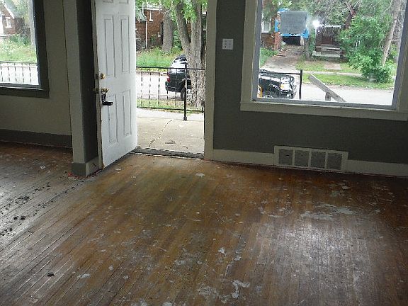 5th image of 9157 Woodhall St