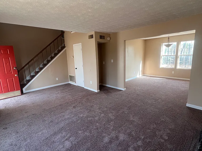 5355 Greenhedge Trl — Photo 2