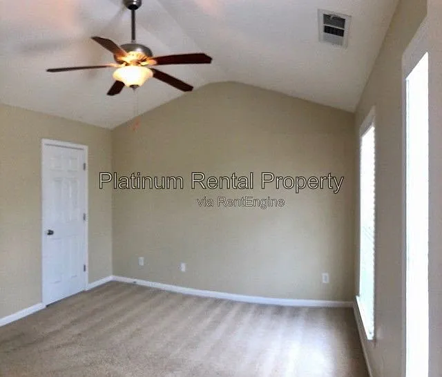 221 Balaban Cir — Photo 37