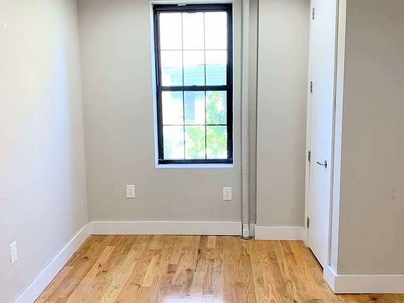 4th image of 2500 Newkirk Ave #11