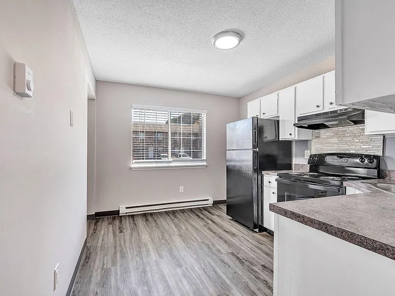 1358 Meriden Rd #12 — Photo 4