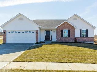 698 Lost Canyon Blvd, Wentzville, MO 63385