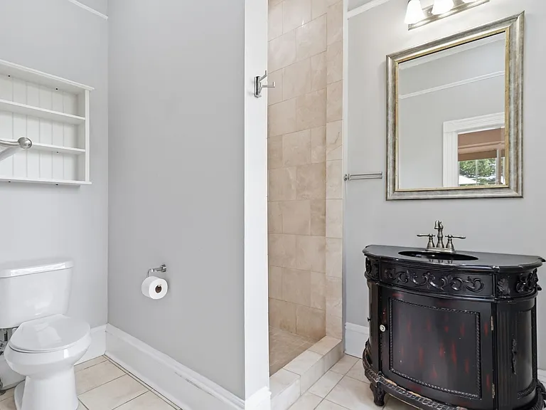 109 E Park Ave #B — Photo 11