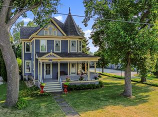 303 Esson Farm Rd, Grant Park, IL 60940