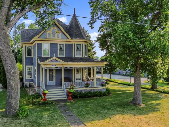 303 Esson Farm Rd, Grant Park, IL 60940