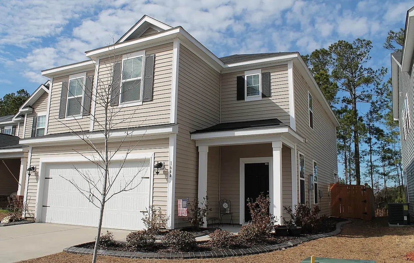 Beautiful 3 Bed 2.5 Bathroom Home — Photo 1
