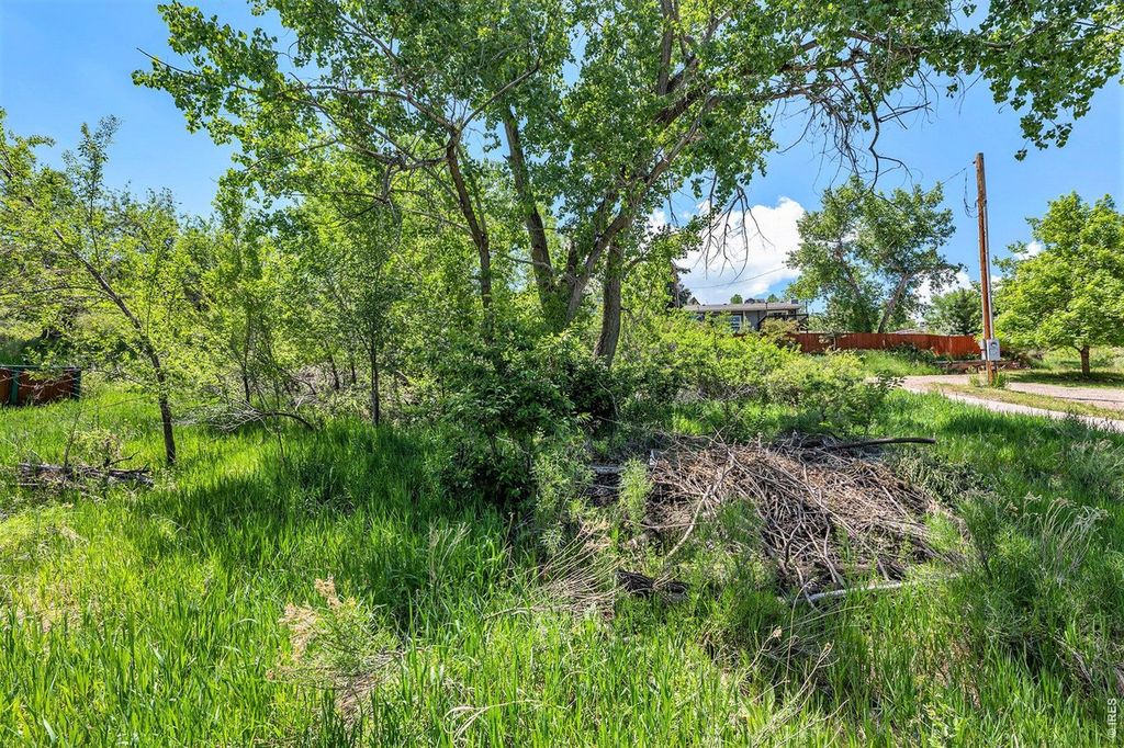 4804 Foothills Dr