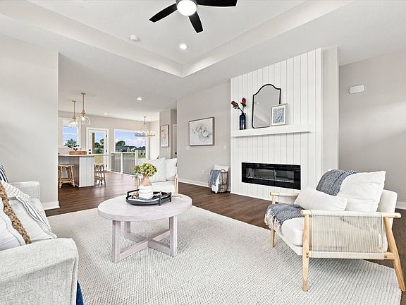 4th image of 1820 Tuscany Dr SE