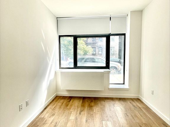 5th image of 251 W 117th St #1B