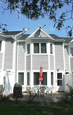 1st image of 40 Westcliff Dr