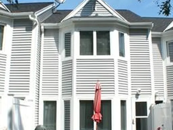 40 Westcliff Dr, Plymouth, MA 02360