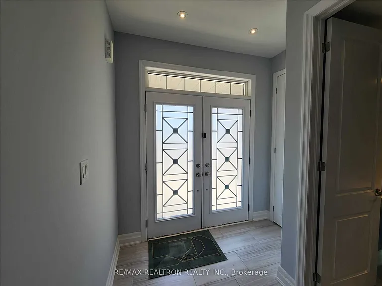 223 Thomas Phillips Dr — Photo 2