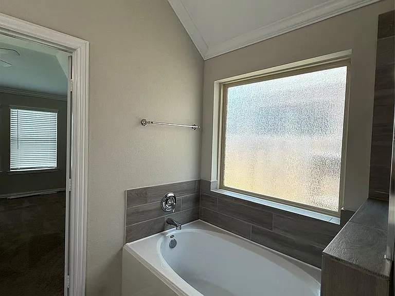 1562 Ancient Oak Ln — Photo 15