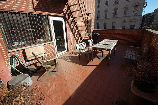 Rented by Bold New York | media 39