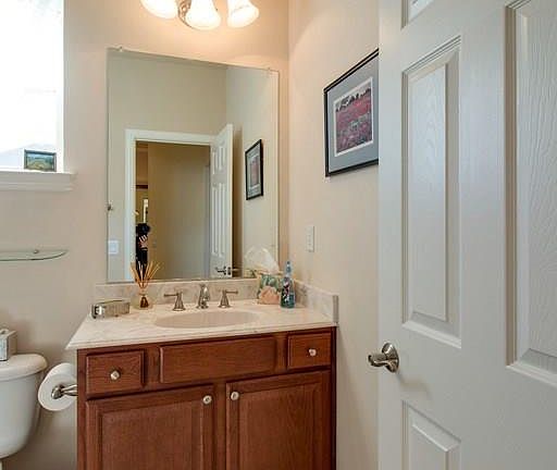 5th image of 9600 Ravenwood Dr