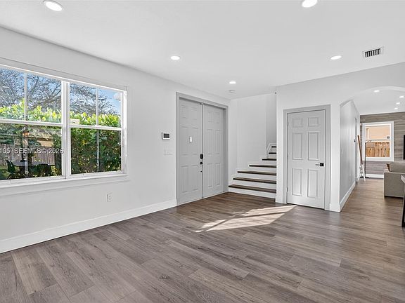 5th image of 10835 SW 245th St