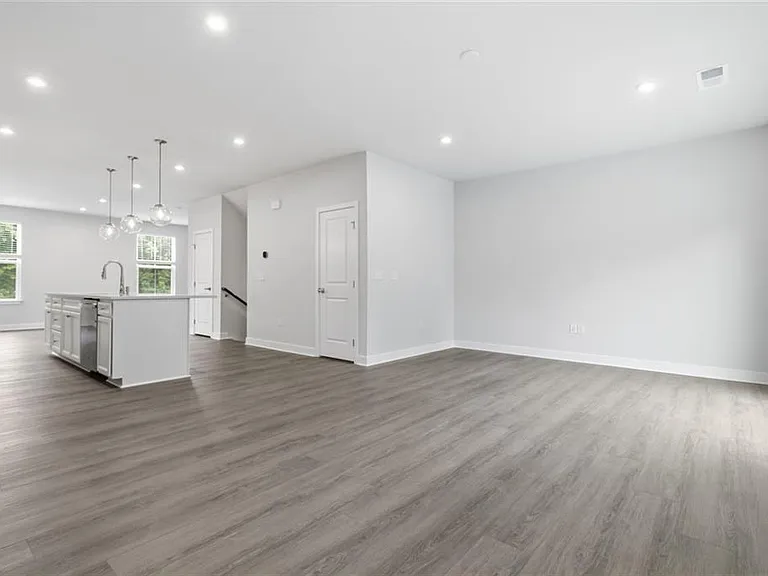 856 Woods Chapel Rd — Photo 8