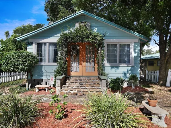 305 S Highland St, Mount Dora, FL 32757