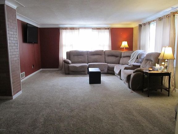 3rd image of 552 Valley Ave NW