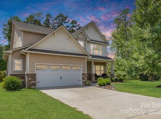 1227 Clover Ln, Matthews, NC 28104