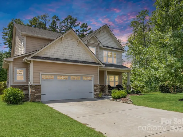 1227 Clover Ln, Matthews, NC 28104