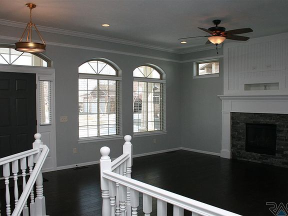 2nd image of 705 W Sterling Oak Cir