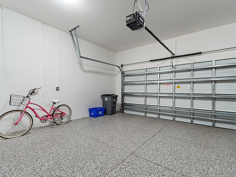 15883 Key Biscayne Ln — Photo 41