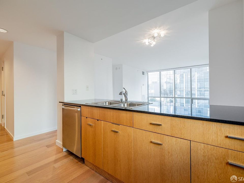 1st image of 333 1st St Unit N905