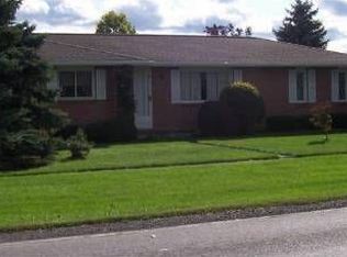 8 Emberglow Ln, Rochester, NY 14612