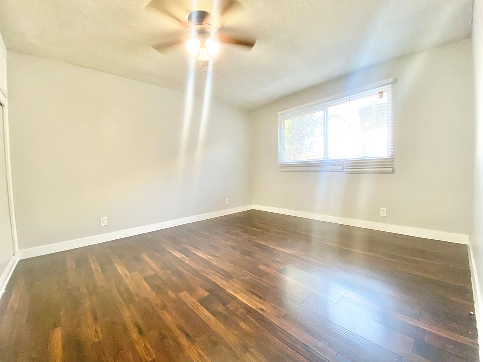 1st image of 1028 N Hudson Ave #1