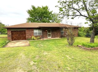405267 E 1090th Rd, Henryetta, OK 74437