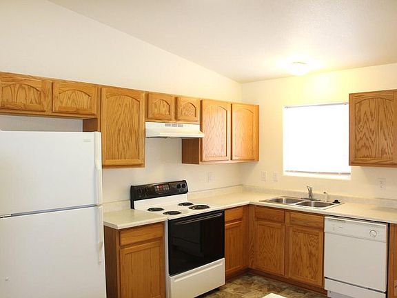 4th image of 1700 N Reading Ave APT L