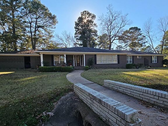 2nd image of 1107 Lawton Cir