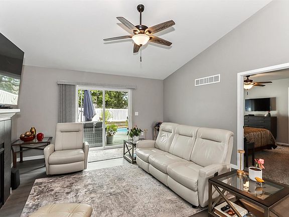 5th image of 224 Kenneth Dr