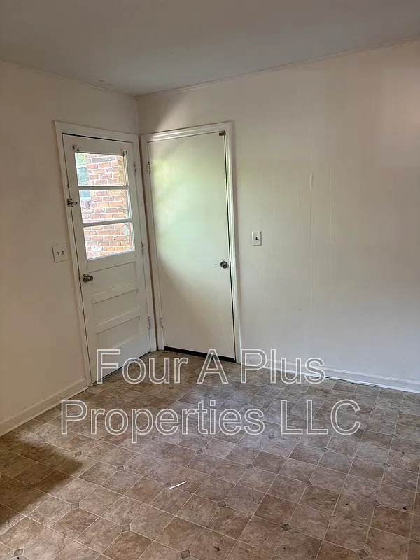 2 bed, 1.0 bath, $1,295 — Photo 1