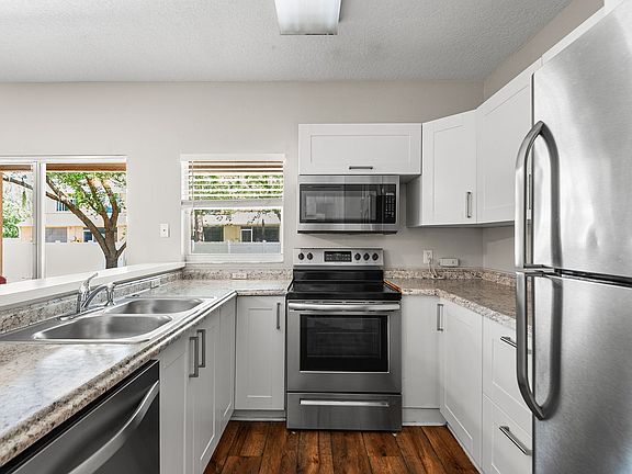 5th image of 1304 Denman Ct