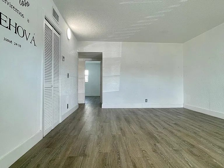 651 NW 42nd Ct #118 — Photo 11