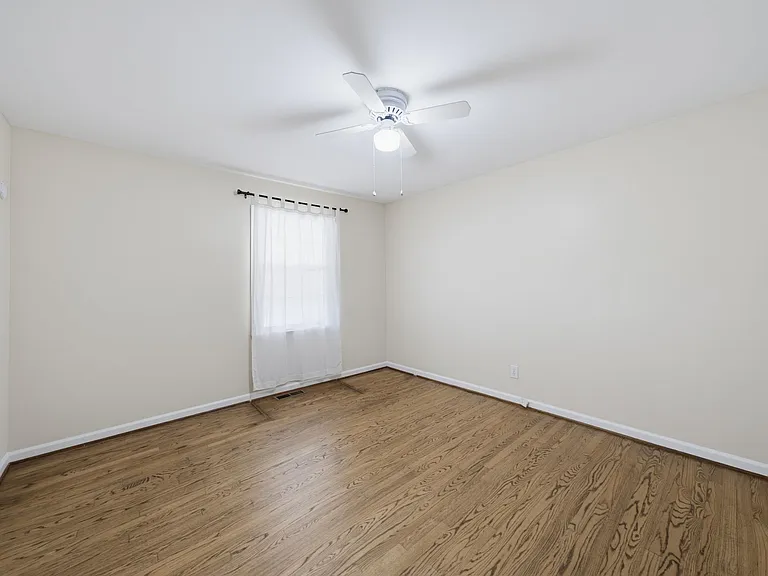 1003 Manchester Dr — Photo 8