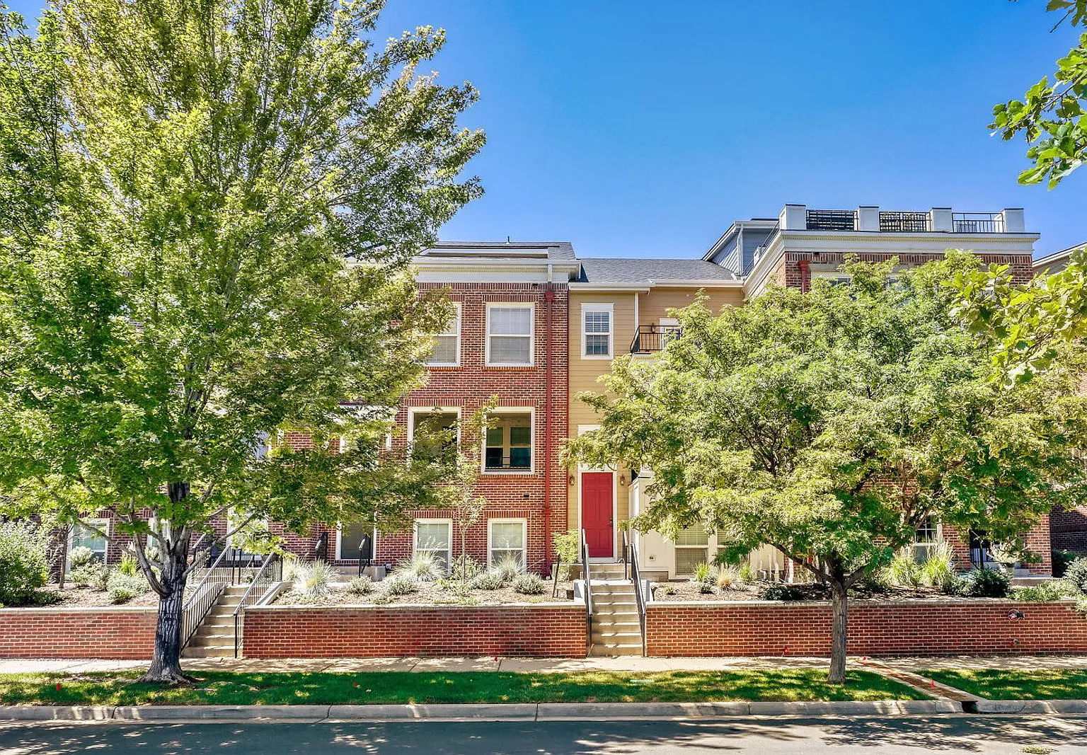 3 bed, 3.5 bath, 1721 sqft, $3,095 — Photo 1