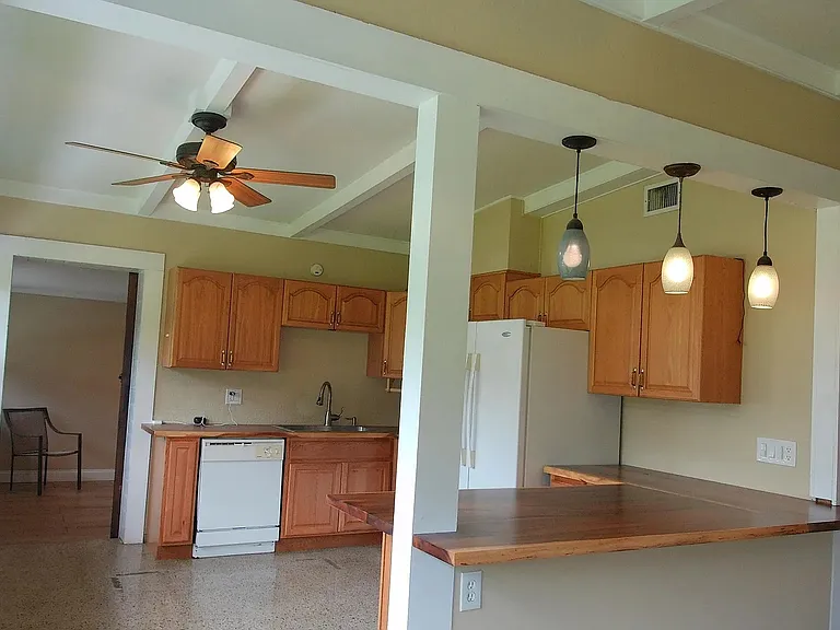 464 Judy St — Photo 13