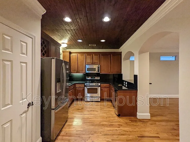 5130 Scotland St — Photo 12